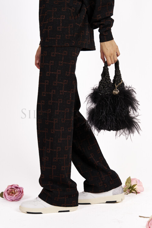 Borsa intrecciata con piume black