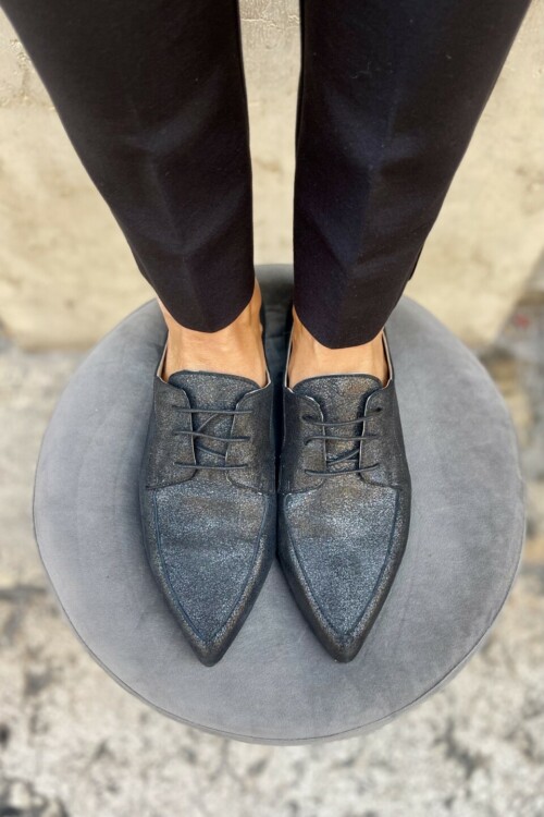 Scarpa Stringata Nera in Vera Pelle Effetto Laminato